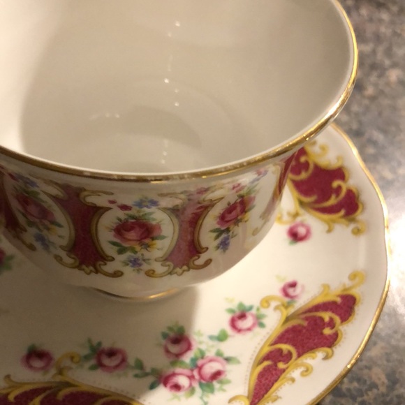 Queen Anne bone China England tea cup/saucer - Picture 3 of 6